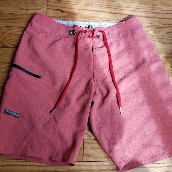 Volcom Mod-Tech Red Swim trunks - Picture 1 of 4
